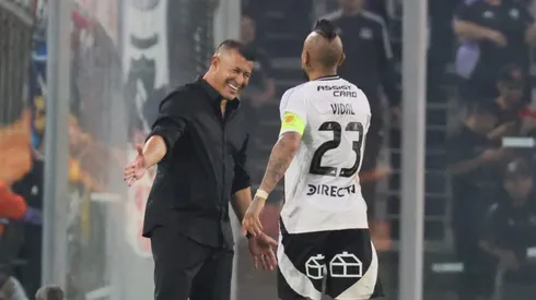 Almirón estaría viviendo sus últimos partidos en Colo Colo