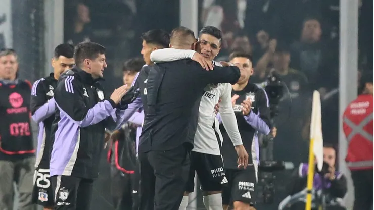 Jorge Almirón todavía sigue en Colo Colo.