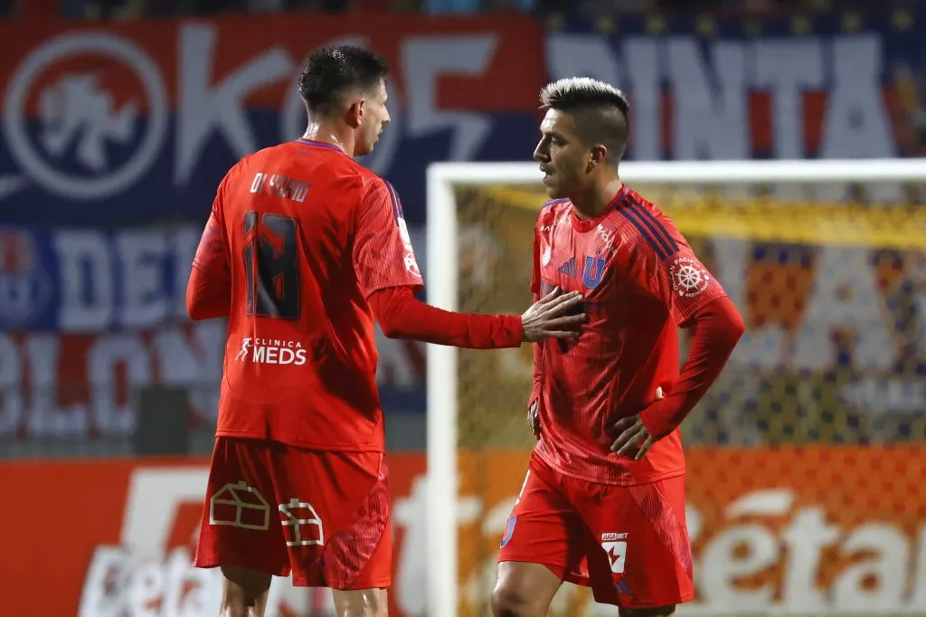 La última vez que la U jugó de rojo perdió ante Everton. Foto: Sebastian Cisternas/Photosport