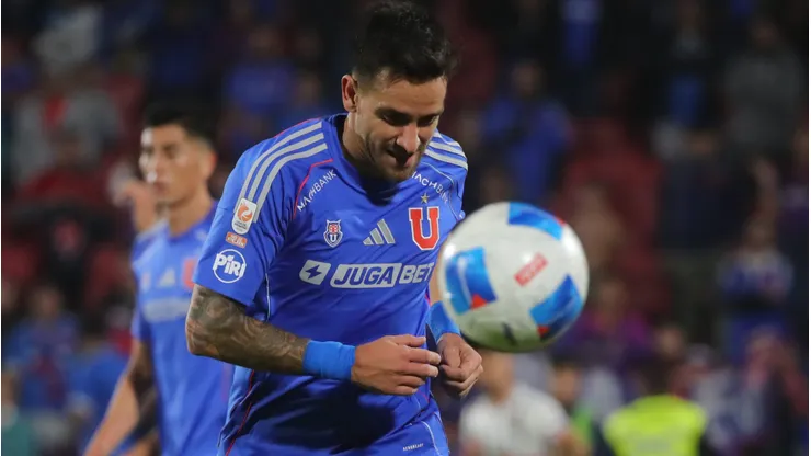 Matías Zaldivia será baja en la U ante Botafogo por acumulación de tarjetas amarillas.