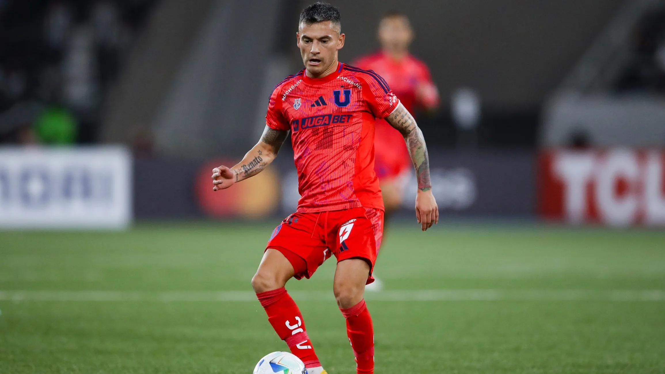 Charles Aránguiz fue otro de los puntos altos de la U ante Botafogo. Foto: U. de Chile.