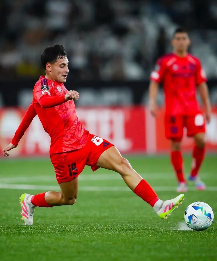 Javier Altamirano entró en el segundo tiempo en Brasil. Foto: Nicolás Maldonado / U de Chile.