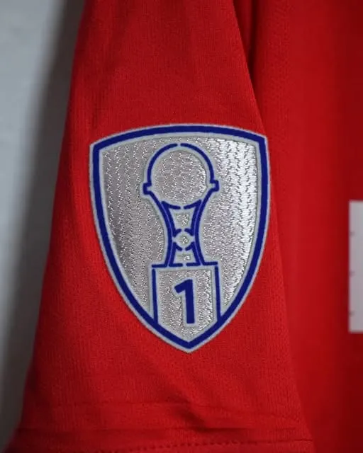 Así es el parche que usará la U en la Sudamericana. Imagen: Cienciano