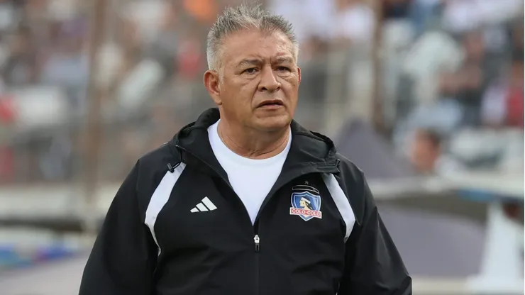 Claudio Borghi fue el DT de los albos en el duelo amistoso de leyendas ante River Plate.