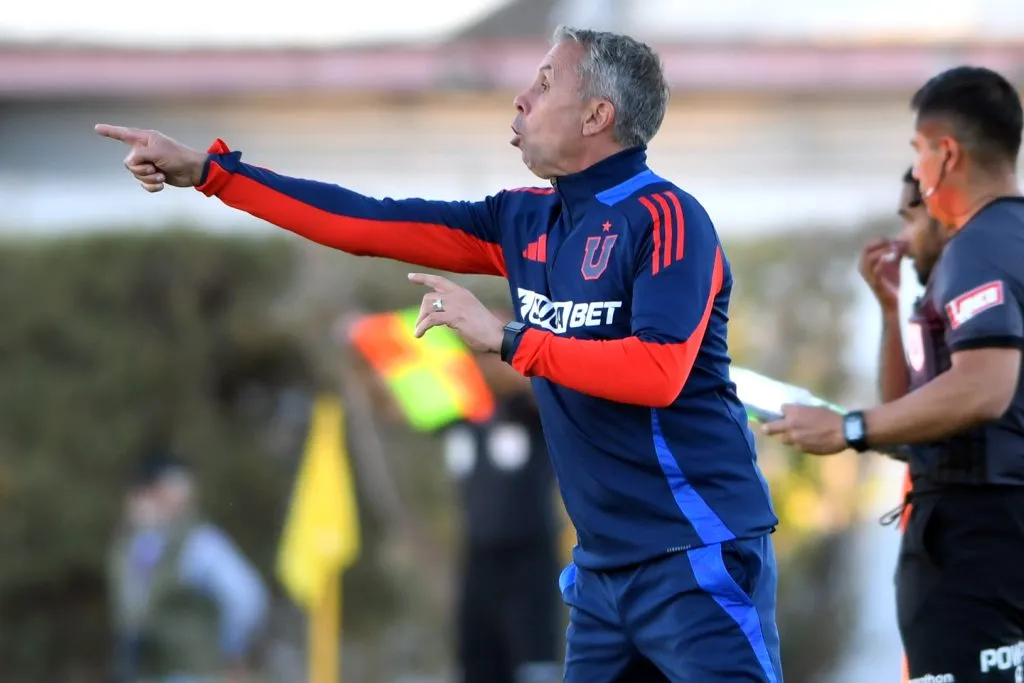 Gustavo Álvarez tiene contrato con Universidad de Chile hasta fines del 2026. | Foto: Photosport.