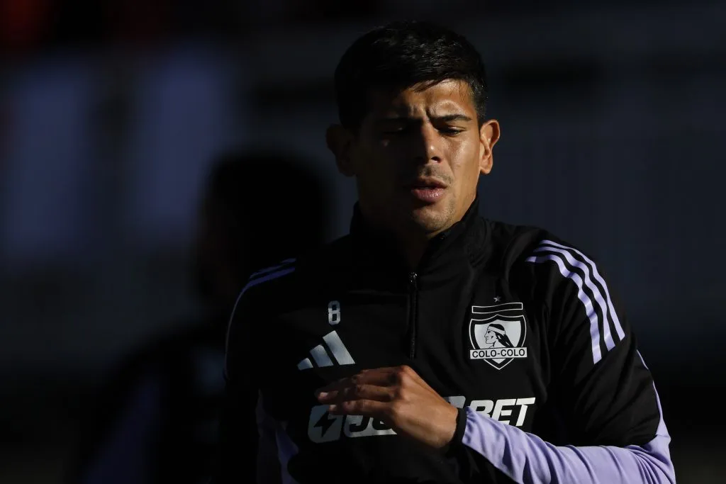 Esteban Pavez está muy cuestionado en Colo Colo. Foto: Andres Pina/Aton Chile