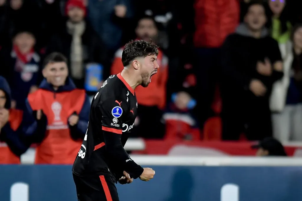 Así celebró Felipe Loyola su buen gol ante Nacional de Potosí. (Marcelo Endelli/Getty Images).