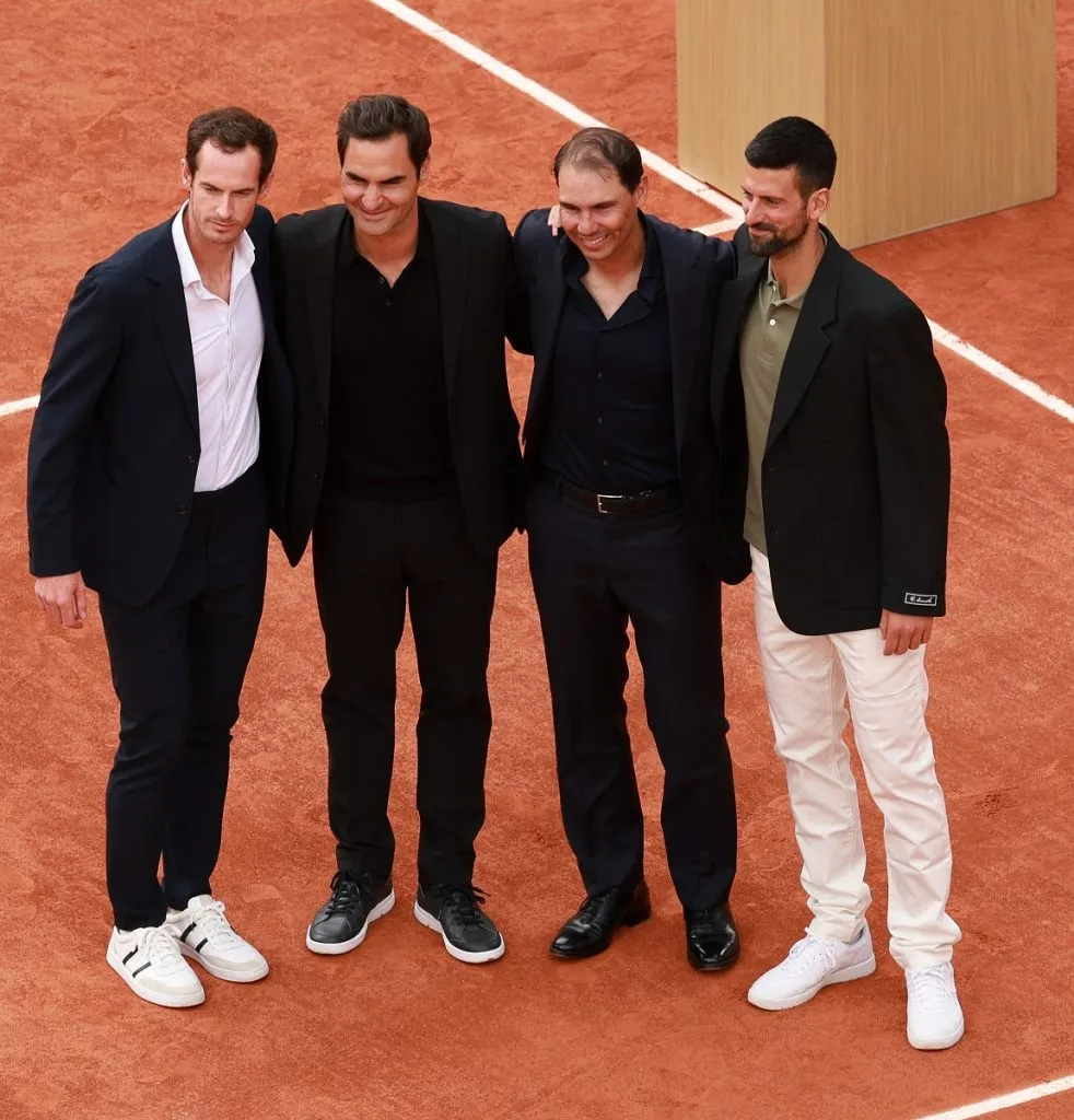 Andy Murray, Roger Federer, Rafael Nadal y Novak Djokovic durante la despedida del español en Roland Garros 2025 (Getty Images).