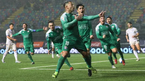 Leonardo Valencia anotó dos goles en la victoria 4-3 ante Huachipato y es el segundo máximo goleador del Campeonato Nacional.