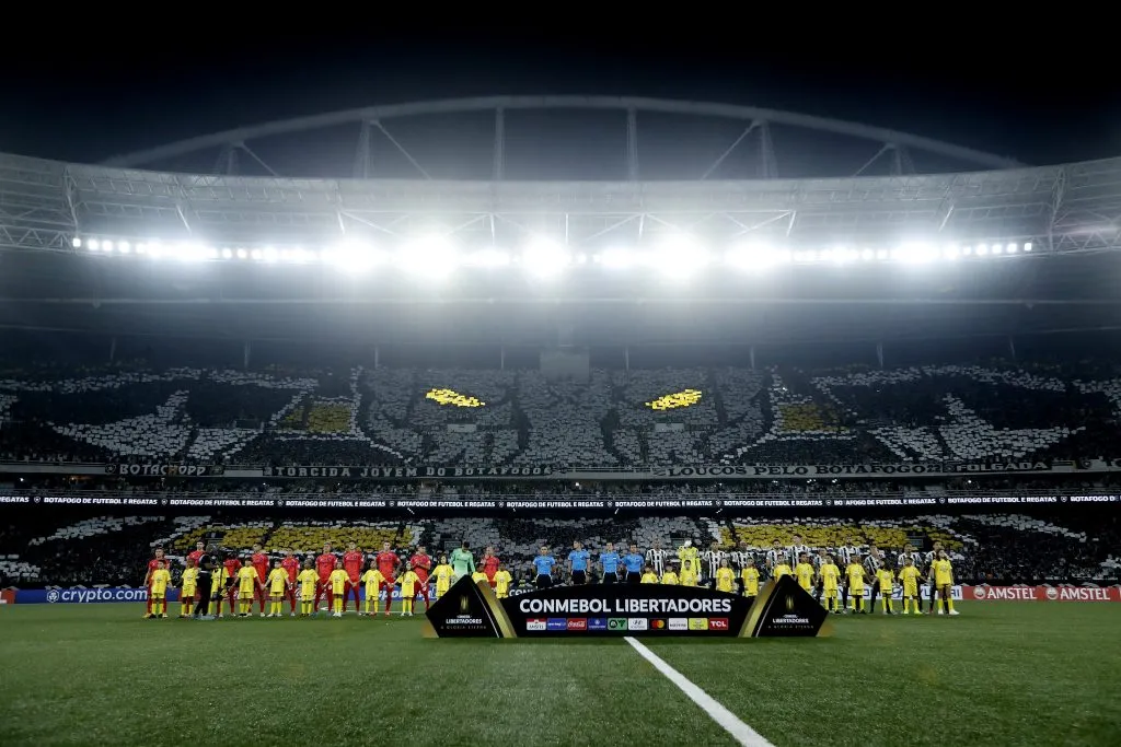 Dos periodistas chilenos fueron agredidos en el Estadio Olímpico Nilton Santos | Photosport