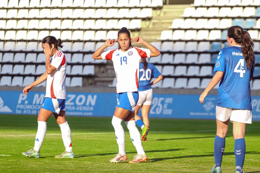 La Roja derrotó al SE AEM en su primer amistoso en Cataluña. Foto: Edgar Martínez – Comunicaciones FFCH