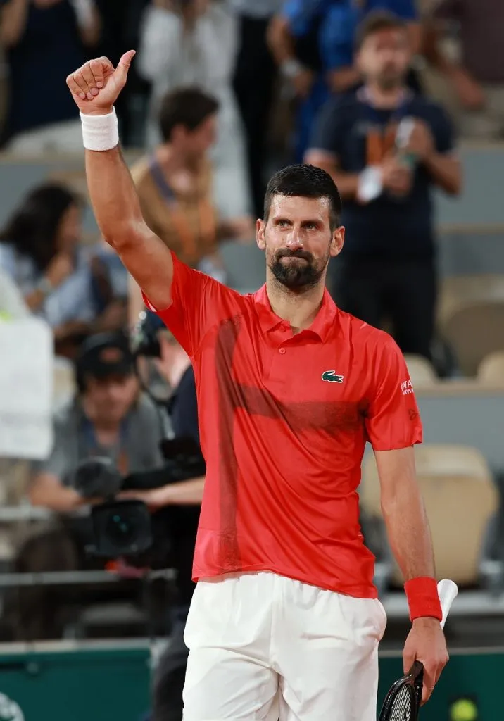Novak Djokovic a celebra su victoria sobre Filip Misolic en Roland Garros (Getty Images).