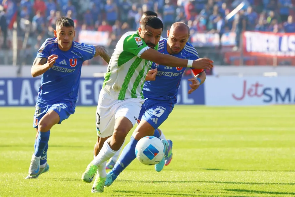 Piden un nuevo volante para la U. Foto: Jonnathan Oyarzun/Photosport