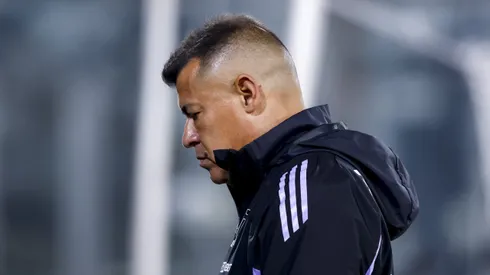 Jorge Almirón no puede tener tranquilidad.