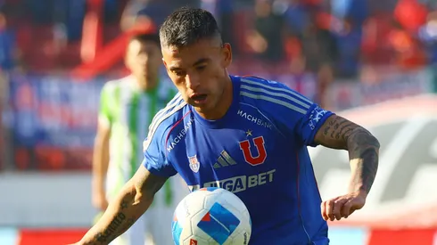 Charles Aránguiz salió resentido ante O'Higgins.