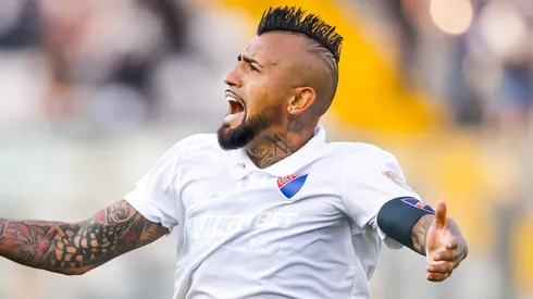 Arturo Vidal calentó el regreso de Colo Colo a la Liga de Primera.
