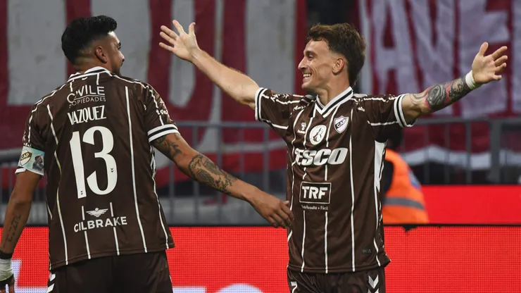 Platense abrió la cuenta a través de Mainero.