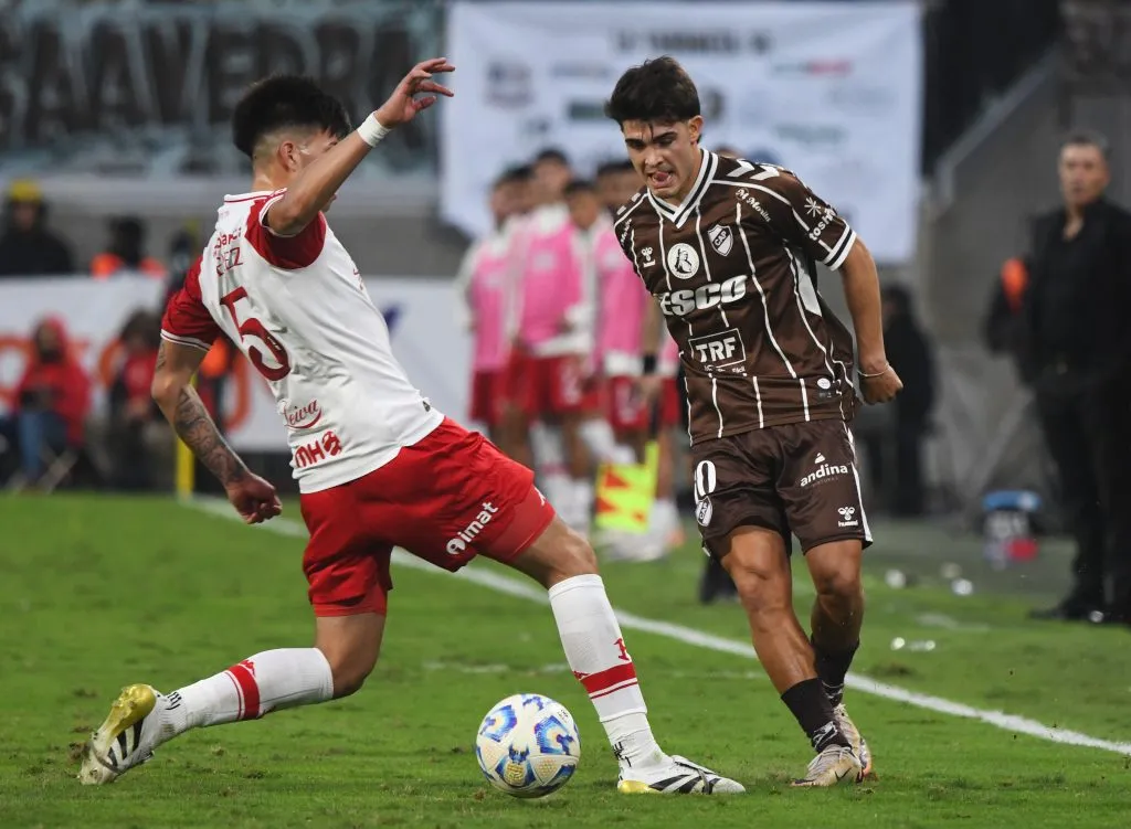 Vicente Taborda (der) fue la gran estrella de Platense en este histórico campeonato. (Foto: Joaquín Camiletti/Getty Images)