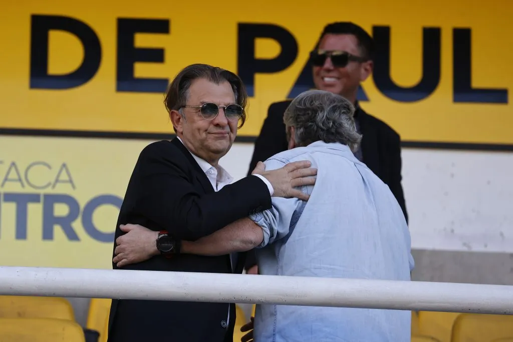 Aníbal Mosa es apuntado por su gestión en Colo Colo. Foto: Raul Zamora/Photosport