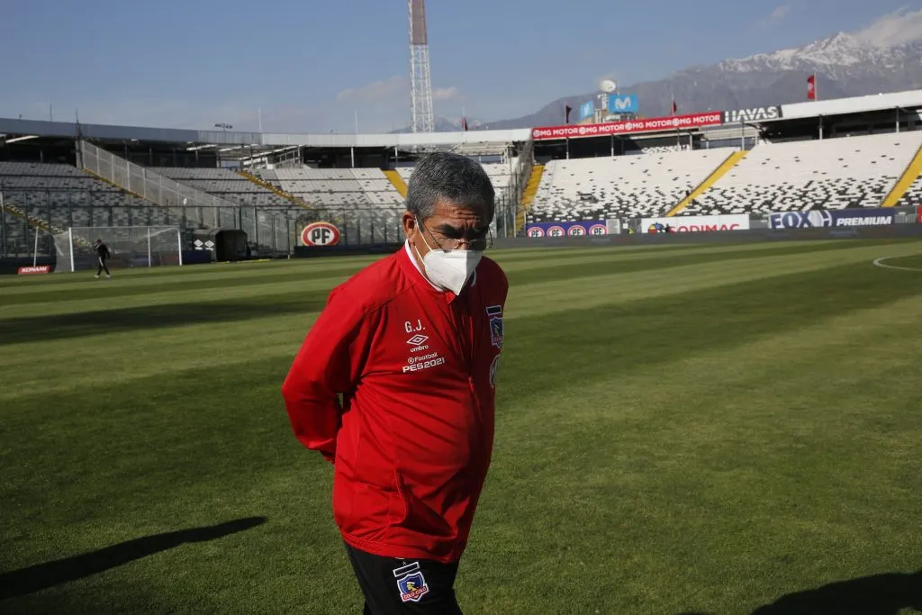 Gualberto Jara fue interino de Colo Colo tras la salida de Mario Salas. (Marcelo Hernandez/Photosport).