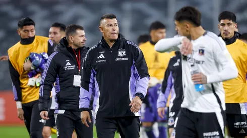 Almirón vive momentos complejos en Colo Colo