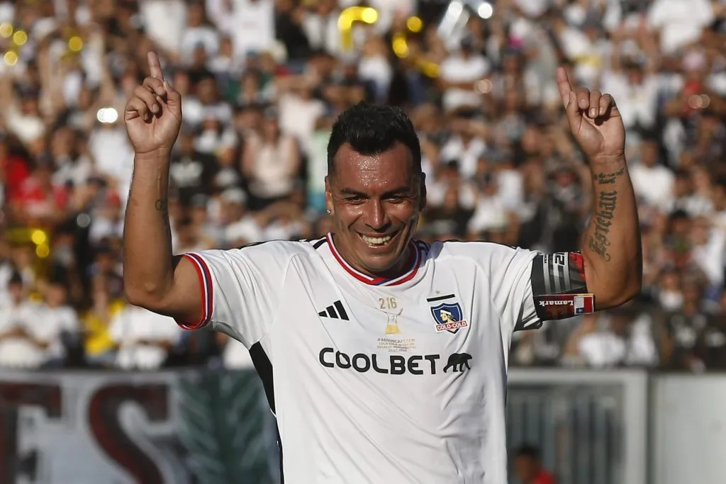 Esteban Paredes en su despedida. (Jonnathan Oyarzun/Photosport).