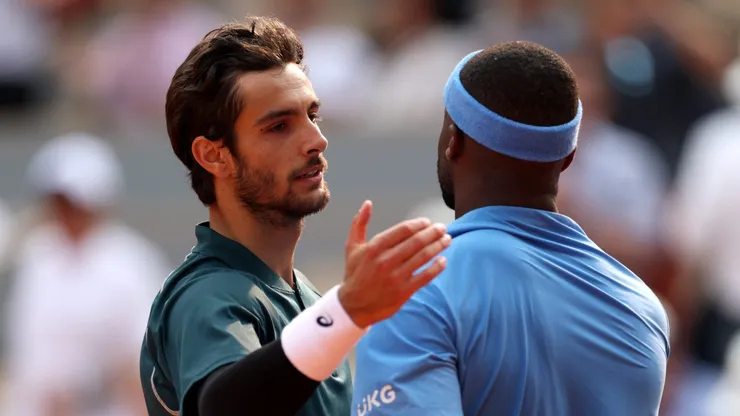 Musetti ganó a Tiafoe un partido que tuvo mucha polémica por un pelotazo del italiano a una jueza de línea