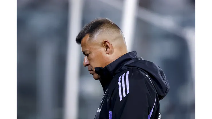 Jorge Almirón logró tres victorias consecutivas cuando estaba casi sentenciado en Colo Colo.