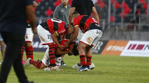 A club chileno le llueve sobre mojado, tras la partida de su DT.