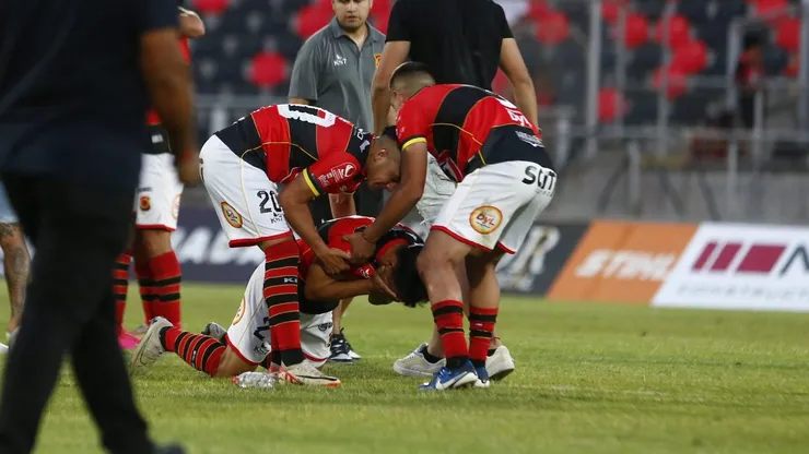 A club chileno le llueve sobre mojado, tras la partida de su DT.