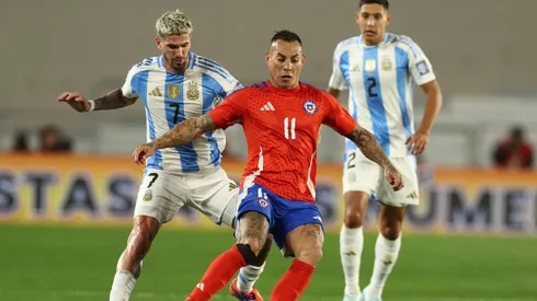 Argentina vs Chile juegan la fecha 15 por Eliminatorias al Mundial 2026.