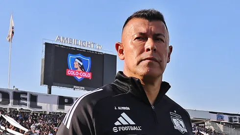 Almirón sigue siendo el DT de Colo Colo, aunque no en los mejores términos.