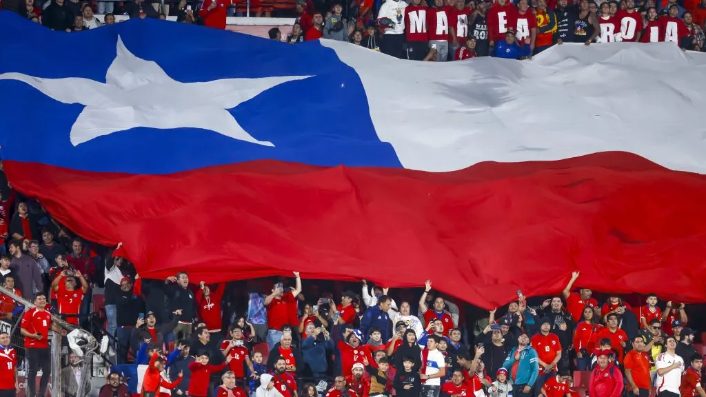 El duelo clave de la selección chilena de esta fecha doble tendrá un inesperado giro en TV abierta. Foto: Photosport.