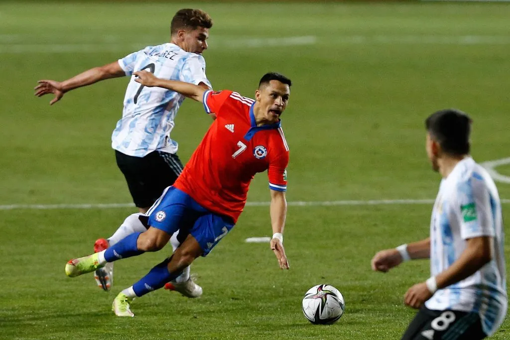 La selección chilena debe ganar ante Argentina para mantener vivas sus chances de clasificar al Mundial del 2026. | Foto: Photosport.