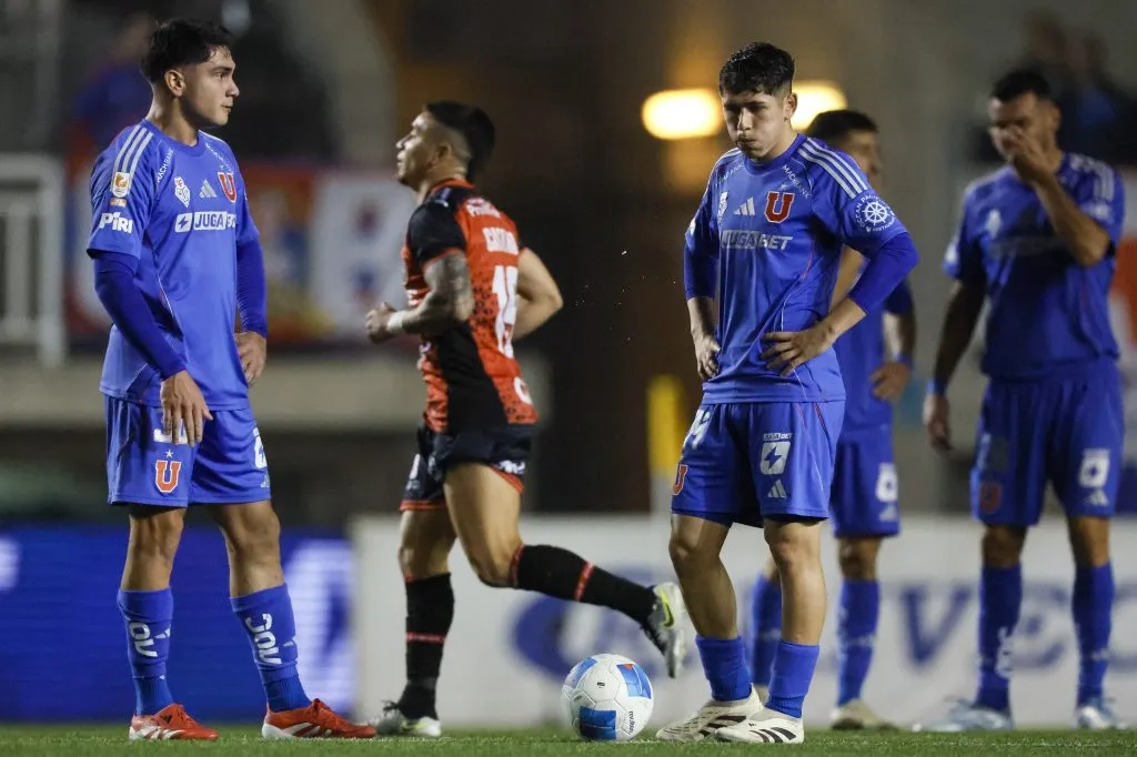 La última vez que U de Chile cambió formación perdió 2-0 ante Limache. Foto: Andres Pina/Photosport