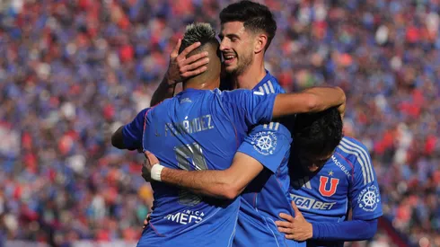 Una estrella de la U se dejó ver en el hotel de Argentina en la antesala del choque con Chile.