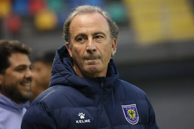 Manuel Suárez, el DT de Deportes Concepción. (Dragomir Yankovic/Photosport).