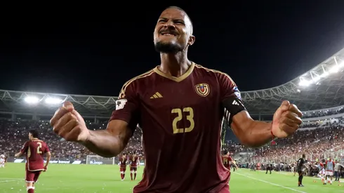 Salomón Rondón festeja su gol en la victoria de Venezuela por 1-0 ante Perú en el anterior juego de la Vinotinto en las Eliminatorias Sudamericanas.