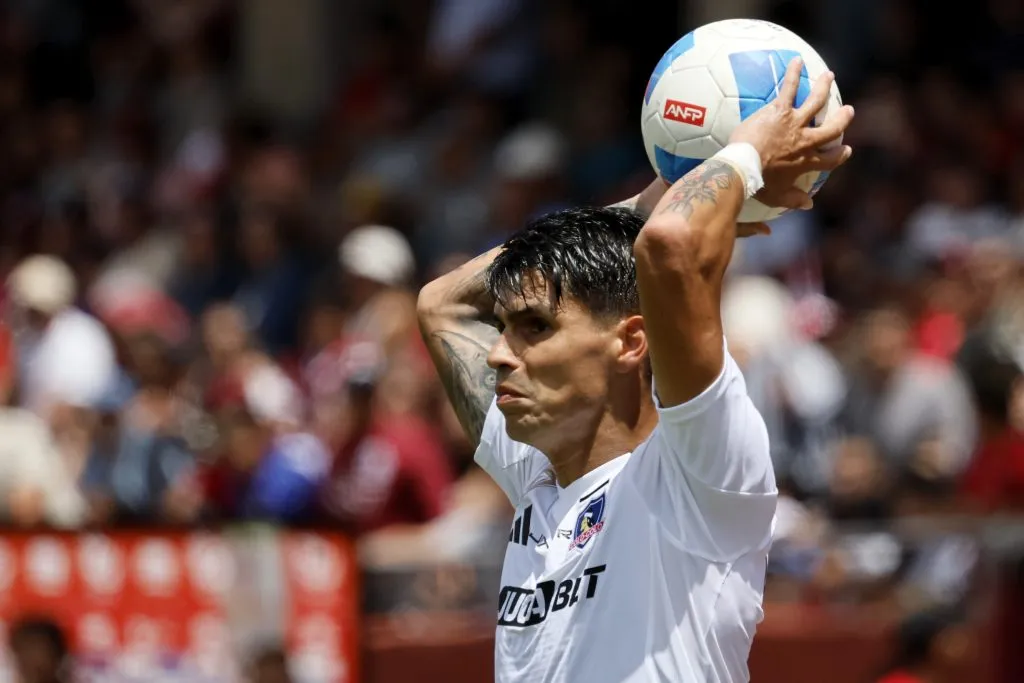 Erick Wiemberg sigue complicado en Colo Colo y no llega al partido con Deportes Iquique. Foto: Photosport.