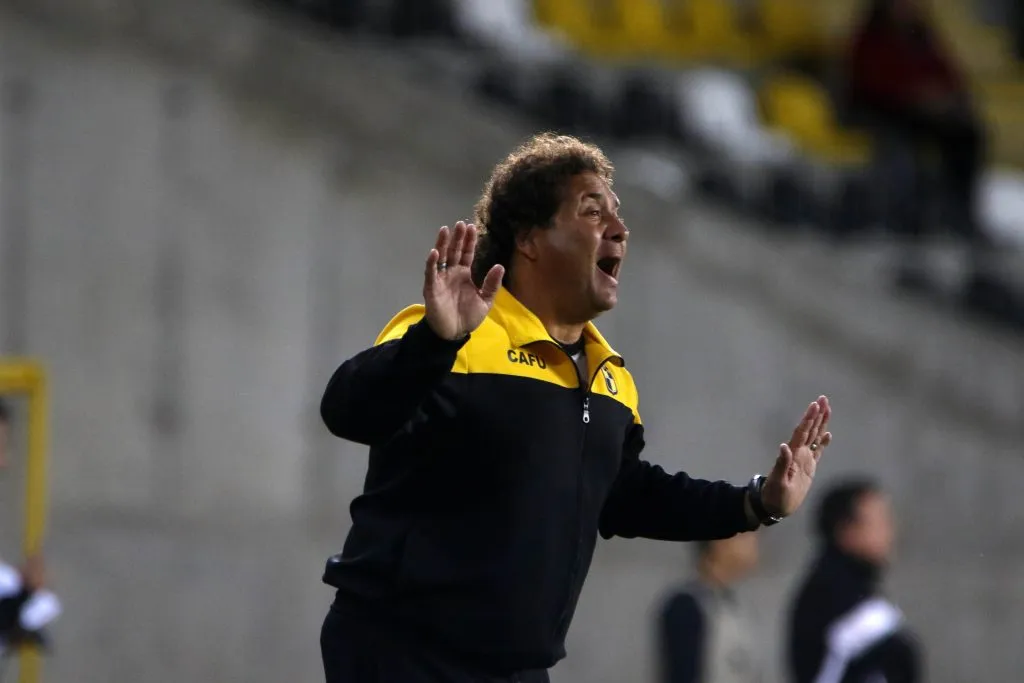 Después de estar en la UC, Alejandro Rubinich fue parte del cuerpo técnico de Patricio Graff en Coquimbo Unido. Hernan Contreras/Photosport