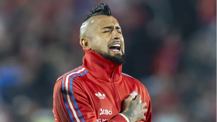 Los hinchas argentinos se burlaron sin piedad de Arturo Vidal en el Estadio Nacional. Le recordaron una publicación viral.