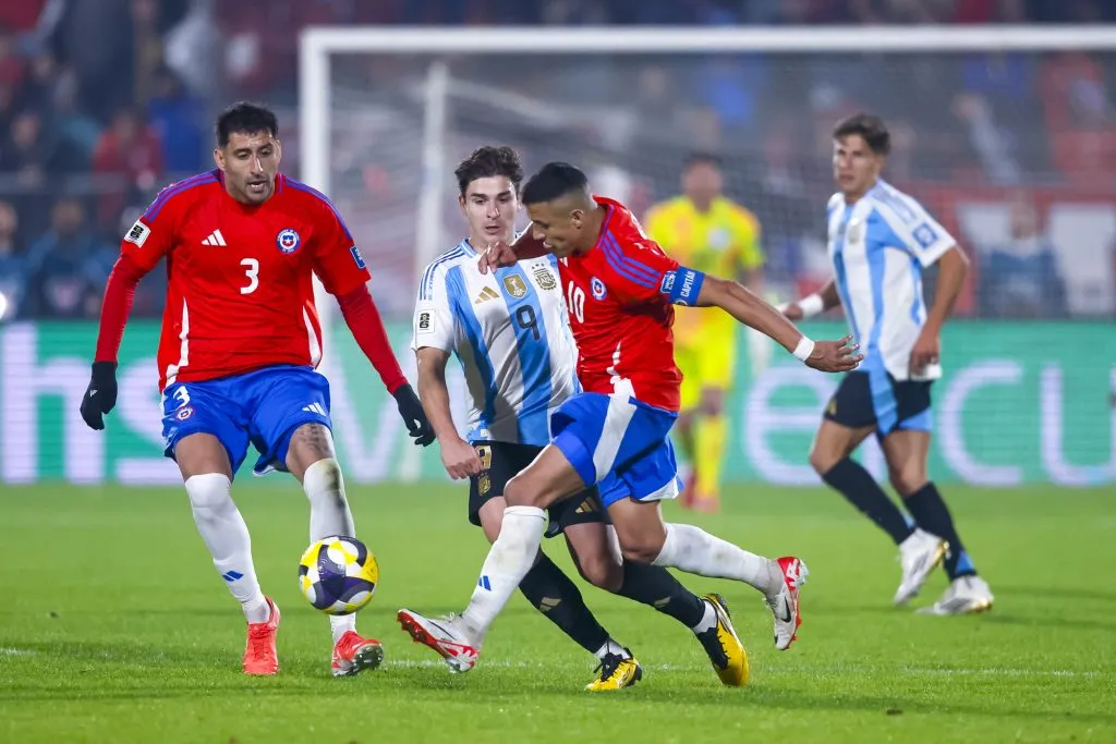 Alexis Sánchez rompe el sueño de Universidad de Chile tras la derrota de Chile contra Argentina.