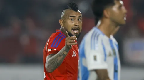 Guarello se lamenta por Vidal y pide su adiós de La Roja "para que no haga más el ridículo".