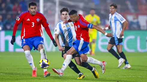 Alexis evita criticar el planteamiento de Gareca en el Chile contra Argentina.