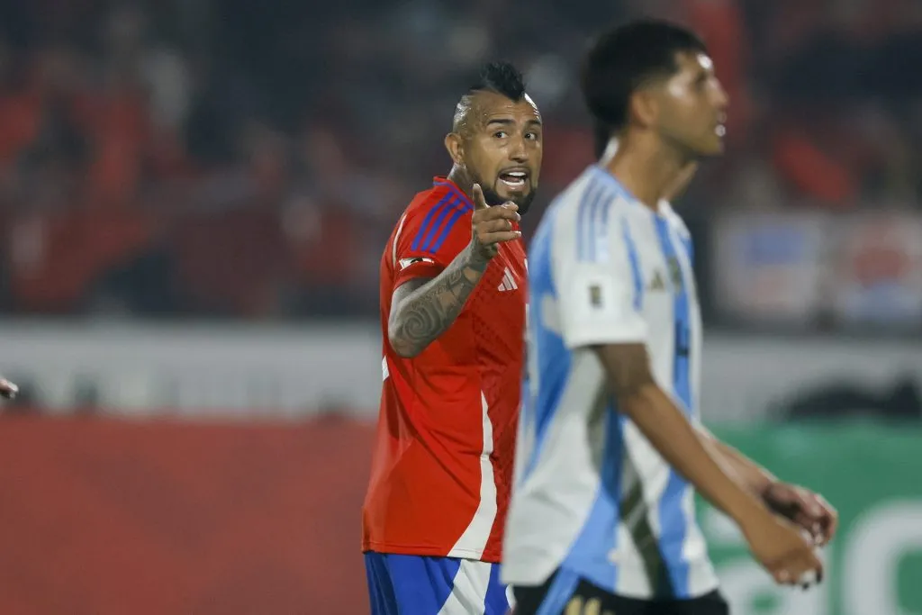 Vidal y su partido para el olvido contra Argentina: avisa que no piensa retirarse de La Roja.