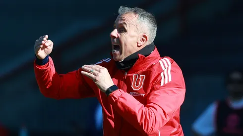 Se enojó Gustavo Álvarez en la U tras la derrota ante Curicó por Copa Chile.