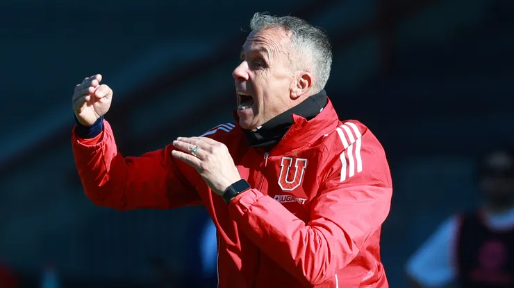 Se enojó Gustavo Álvarez en la U tras la derrota ante Curicó por Copa Chile.
