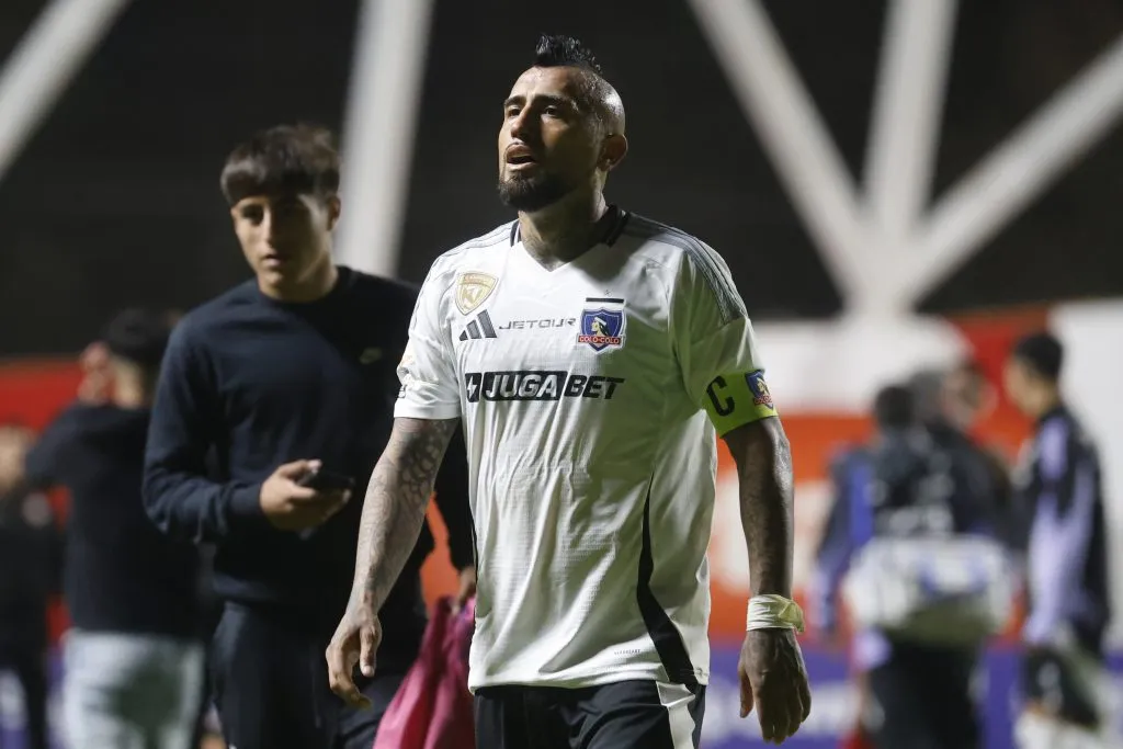 Arturo Vidal en el estadio Nicolás Chahuán Nazar tras la victoria de Colo Colo ante La Calera. (Sebastian Cisternas/Photosport).