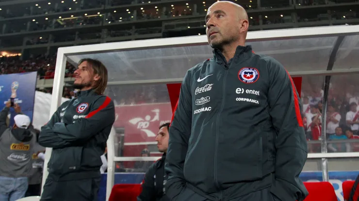 Ex ayudante de Sampaoli en la Selección es postulado para dirigir La Roja.