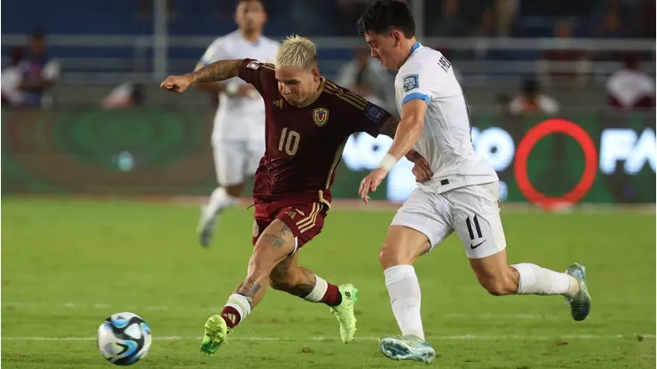 Charrúas y Venezolanos se enfrentan en el marco de la Fecha 16 por las Eliminatorias.